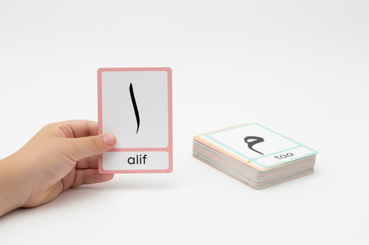 child-holding-arabic-flashcard - SMAZON 